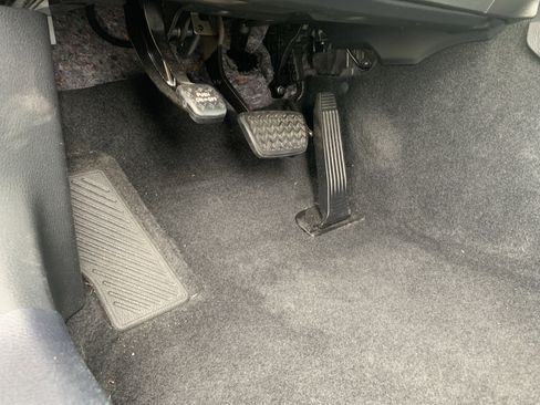 Used 2020 Toyota Camry LE image 17