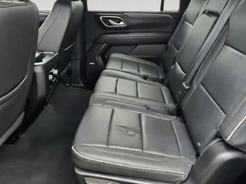 Used 2024 GMC Yukon XL SLT AWD/4WD image 23