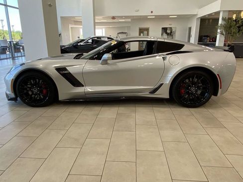 Used 2015 Chevrolet Corvette Z06 w/ 3LZ Preferred Equipment Group RWD image 6