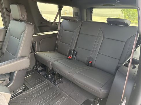 New 2026 Chevrolet Suburban LT w/ Comfort Package AWD/4WD image 24