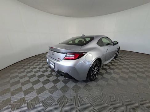 Used 2022 Toyota GR86 w/ ALL Weather Mat Package (TMS) RWD image 3