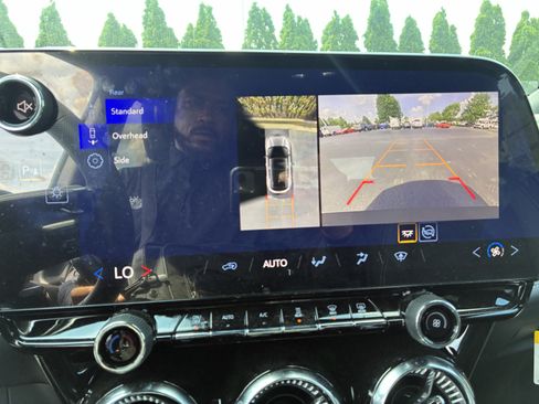 New 2026 Chevrolet Blazer EV LT FWD image 31