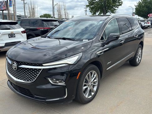 Used 2024 Buick Enclave Avenir w/ Avenir Technology Package AWD/4WD image 3