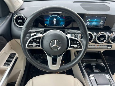 Used 2020 Mercedes-Benz GLB 250 4MATIC image 13
