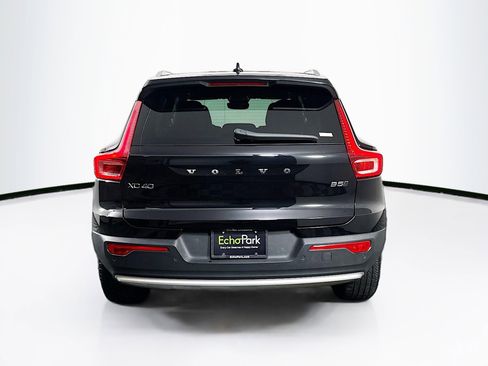 Used 2025 Volvo XC40 B5 Core image 7