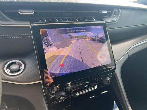 New 2025 Jeep Grand Cherokee Limited image 15