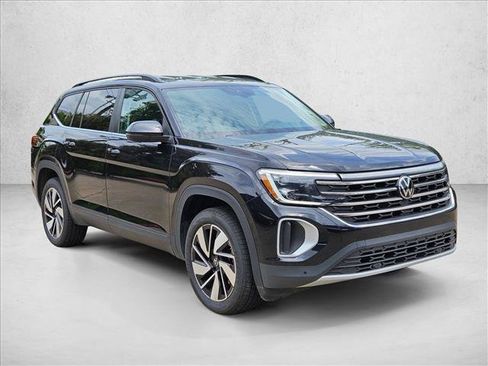 Used 2025 Volkswagen Atlas SE FWD image 3