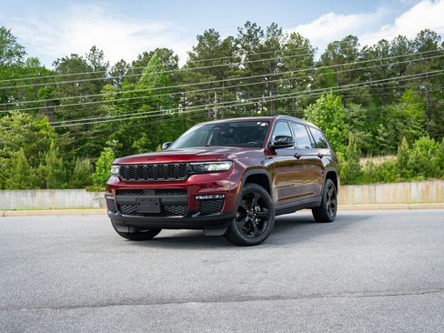 Used 2023 Jeep Grand Cherokee L Limited w/ Black Appearance Package RWD image 1