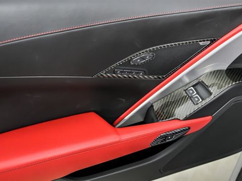 Used 2015 Chevrolet Corvette Z06 w/ 3LZ Preferred Equipment Group RWD image 18