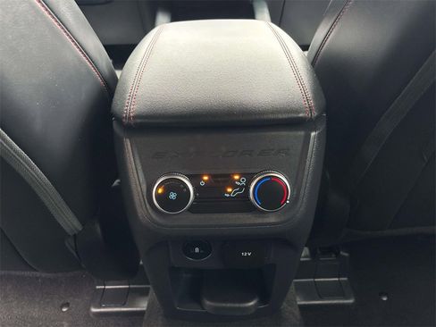 Used 2025 Ford Explorer ST-Line w/ ST-Line Street Pack image 14