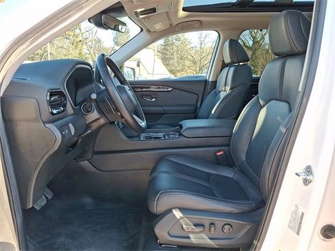 Used 2024 Honda Pilot Touring image 14
