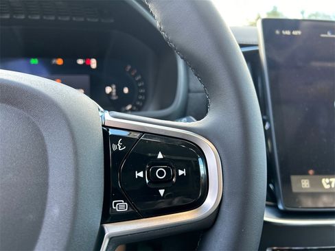 New 2026 Volvo XC90 B6 Plus w/ Protection Package Premier image 14