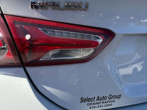 Used 2022 Chevrolet Malibu LT image 18