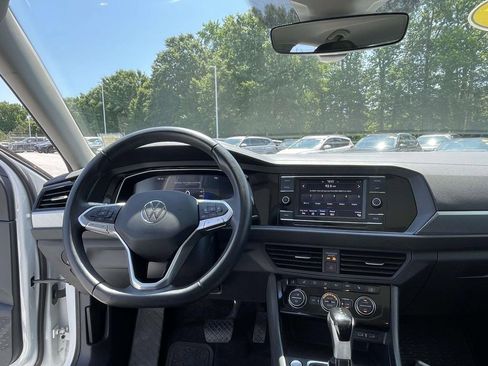 Certified 2024 Volkswagen Jetta SE FWD image 12