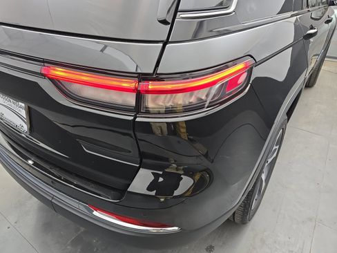 Used 2023 Jeep Grand Cherokee 4WD 4xe w/ Luxury Tech Group II image 15