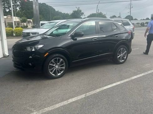 Used 2023 Buick Encore GX Select w/ Sport Touring Package FWD image 3