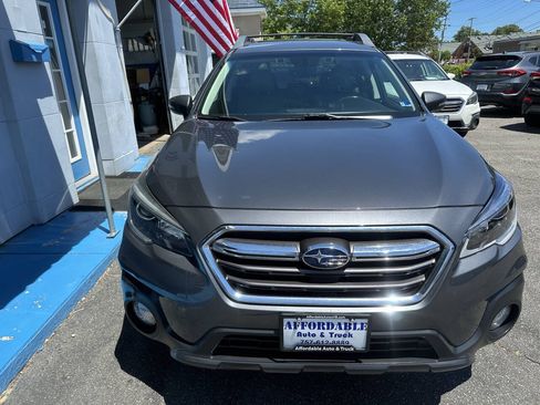 Used 2019 Subaru Outback 2.5i Limited AWD/4WD image 9