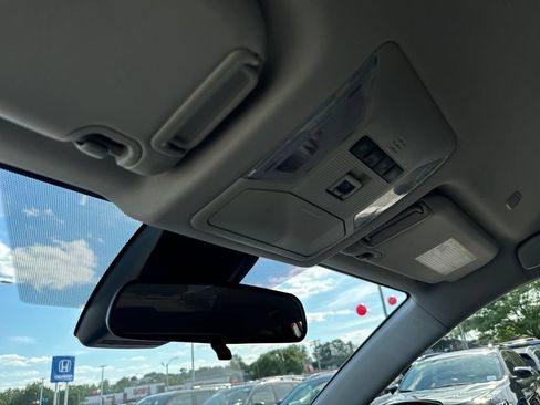Used 2024 Toyota RAV4 XLE FWD image 28