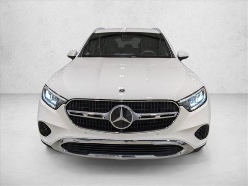 Used 2026 Mercedes-Benz GLC 300 image 2