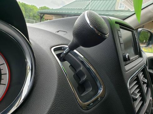 Used 2018 Dodge Grand Caravan SE w/ UConnect Hands-Free Group FWD image 20