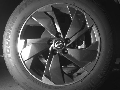 Used 2025 Nissan Rogue SV image 13