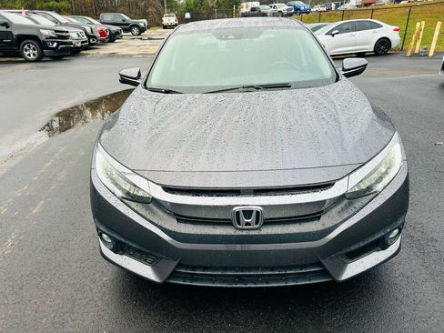 Used 2017 Honda Civic Touring image 8