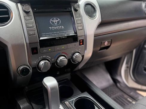 Used 2016 Toyota Tundra SR5 w/ SR5 Upgrade Package image 18