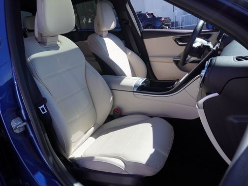 Used 2025 Mercedes-Benz C 300 Sedan image 12