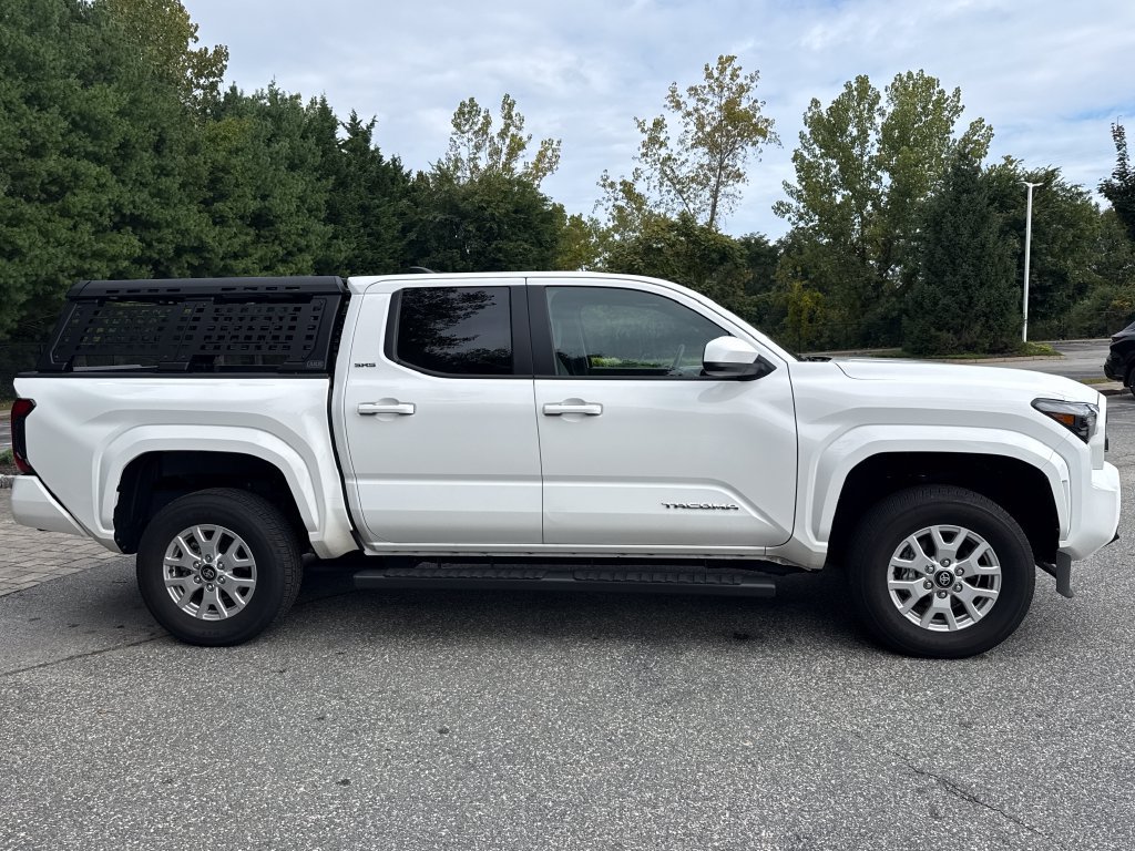 Used 2025 Toyota Tacoma SR5 AWD/4WD image 4