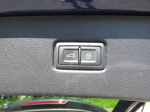 Used 2023 Audi Q7 2.0T Premium w/ Convenience Package AWD/4WD image 19