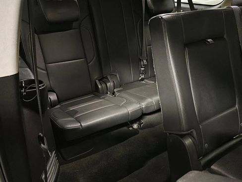 Used 2018 Chevrolet Suburban LT image 18
