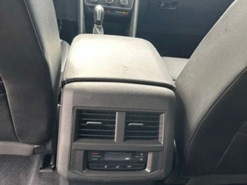 Used 2022 Volkswagen Atlas SE image 12