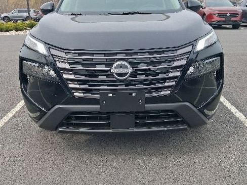 New 2026 Nissan Rogue SV w/ Cold Weather Package AWD/4WD image 2