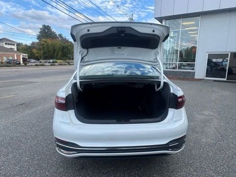 Used 2023 Volkswagen Jetta SEL image 9