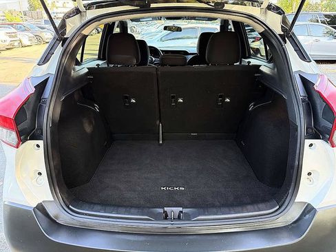 Used 2019 Nissan Kicks SR FWD image 8
