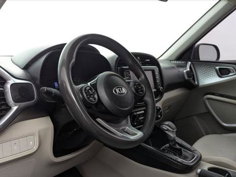 Used 2020 Kia Soul LX FWD image 23