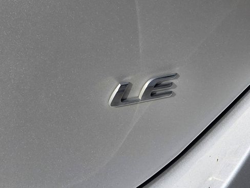 Used 2017 Toyota Corolla LE FWD image 37