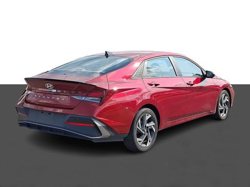 Used 2025 Hyundai Elantra Sport FWD image 7