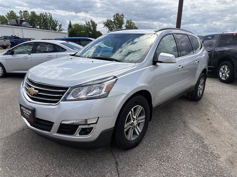 Used 2017 Chevrolet Traverse LT AWD/4WD image 2