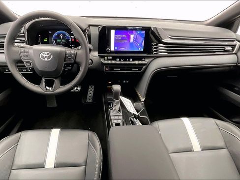 New 2026 Toyota Camry SE FWD image 5