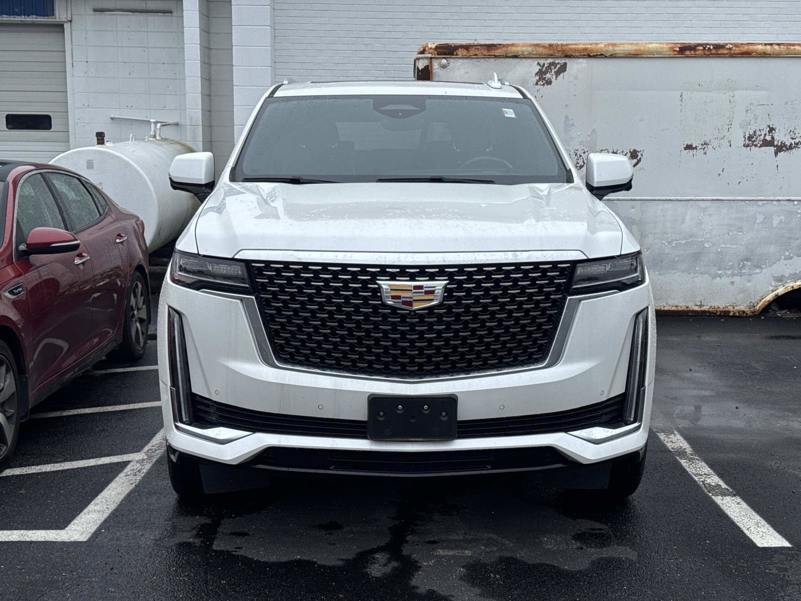 Used 2022 Cadillac Escalade Premium Luxury AWD/4WD image 2