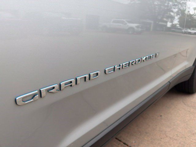 Used 2024 Jeep Grand Cherokee Limited 4xe AWD/4WD image 12