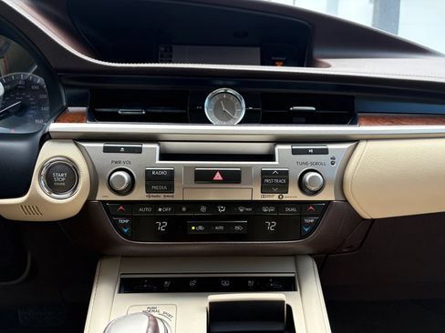 Used 2018 Lexus ES 350 w/ Luxury Package w/Wood Trim FWD image 12