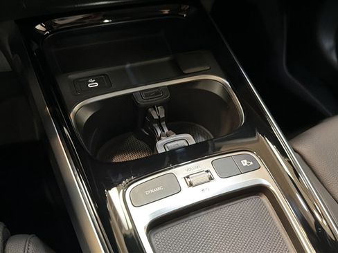 Used 2026 Mercedes-Benz GLB 250 w/ Sun & Sound Package image 18