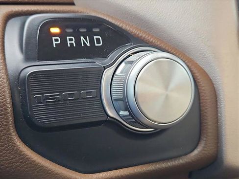 Used 2020 RAM 1500 Laramie RWD image 12