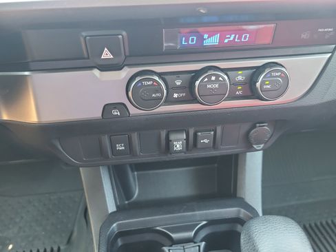 Used 2021 Toyota Tacoma SR5 RWD image 28
