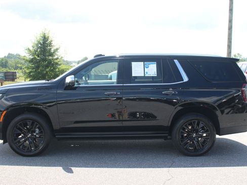Used 2025 Chevrolet Tahoe Premier AWD/4WD image 4