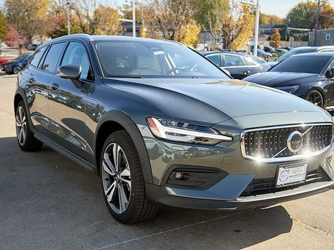 New 2026 Volvo V60 B5 Cross Country Plus w/ Climate Package image 4