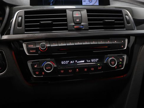 Used 2018 BMW 330i xDrive Sedan AWD/4WD image 38