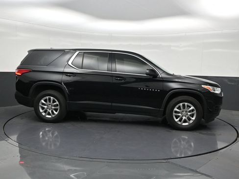 Used 2021 Chevrolet Traverse LS FWD image 7